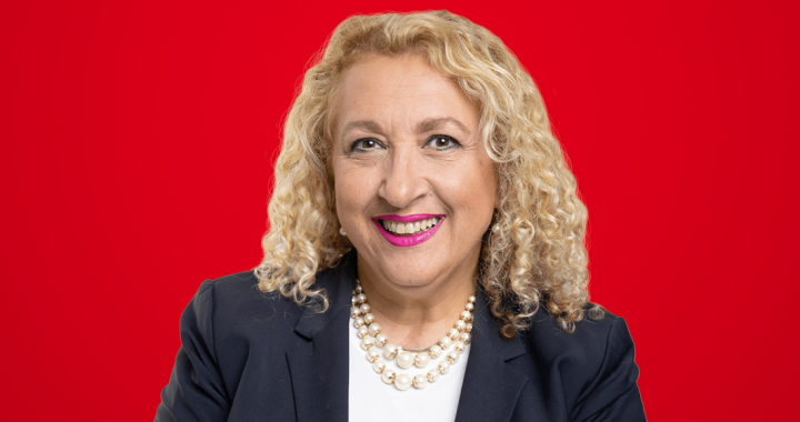 L’ancienne députée libérale de Chomedey, Lise Bacon offre son appui à la candidate libérale de Chomedey, Sona Lakhoyan Olivier